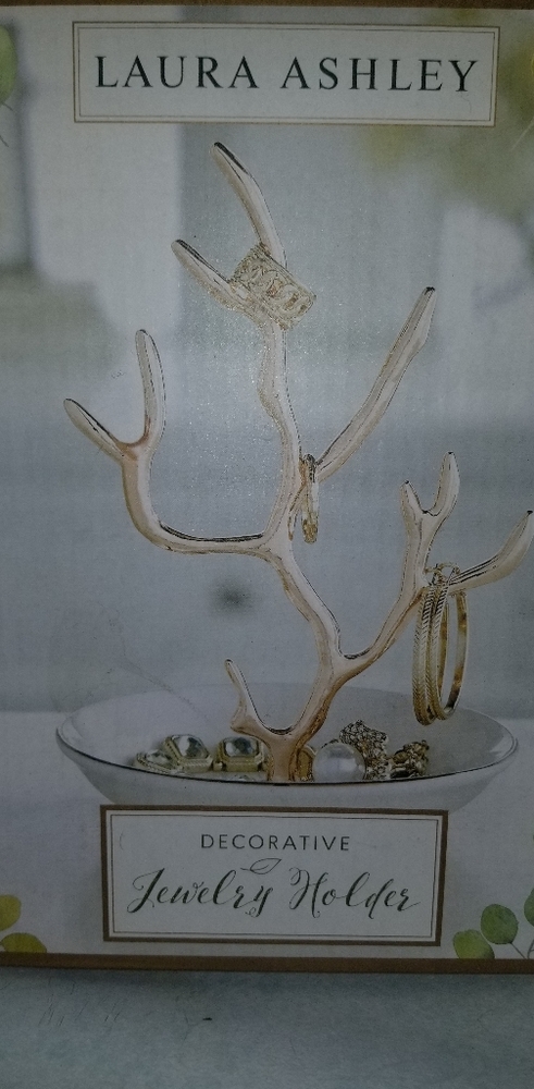 Jewelry holder